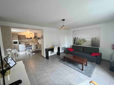 Bright 2-bedroom apartment