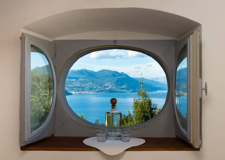 Guest suite in Stresa · ★4.90 · 2 bedrooms · 3 beds · 1 private bath