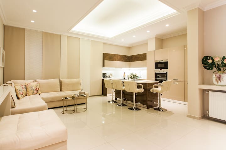 Athenian Rose: Elegant apartment in Central Athens