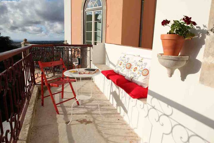 Charming Villa in Sintra Center gallery image 2