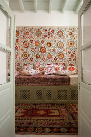 Real Athenians Patmos. Exquisite house in Chora gallery image 4