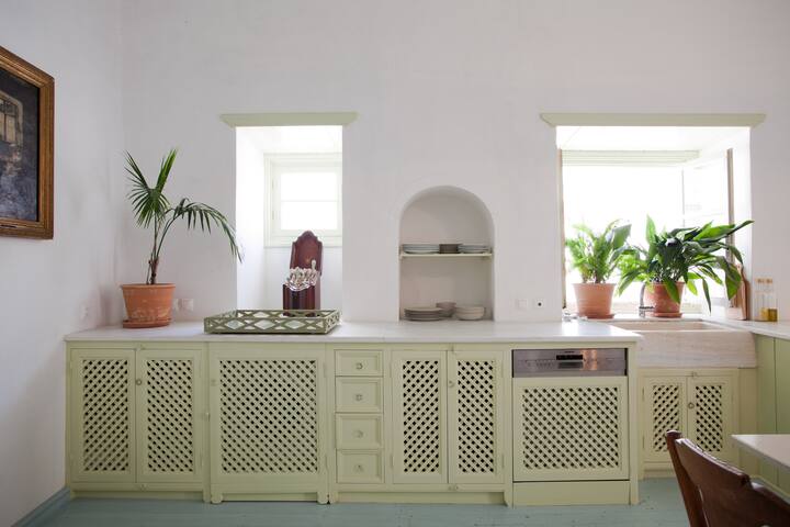 Real Athenians Patmos. Exquisite house in Chora gallery image 2