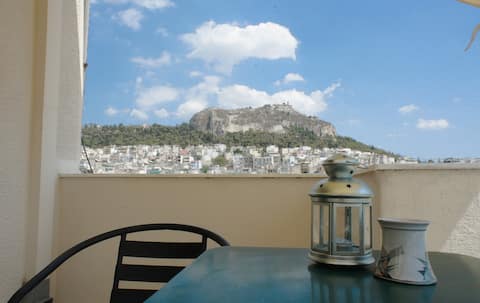 Top performing Airbnb: A "Poets' place" in Athens center, amazing view in νεαπολη I