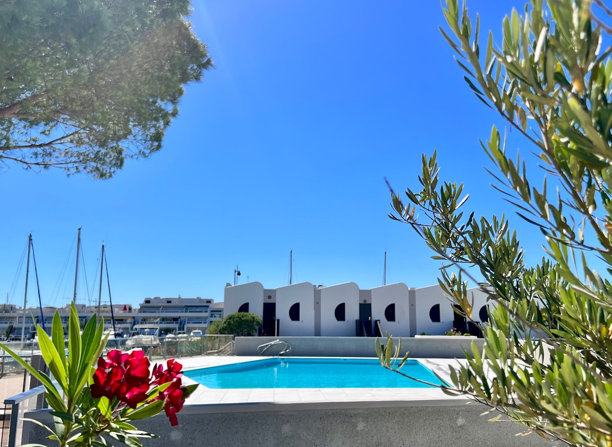 Hébergement · Le Grau-du-Roi · ★5,0 · 2 chambres · 2 lits · 1 salle de bain