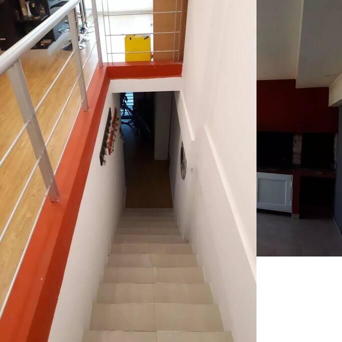 Escaleras hacia la habitacion principal, cuenta con baño y un patio.
