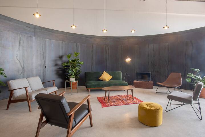 Party Loft for Large Groups, Riverside, 25 GUESTS gallery image 4