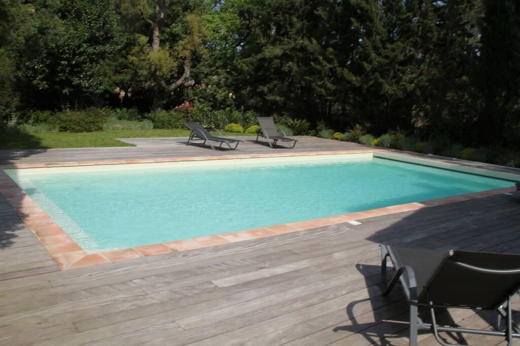 grand deck en bois