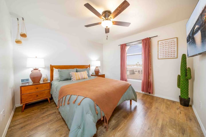 Our Prickly Pear bedroom will surely brighten your spirits! This room offers a Revive H2 Firm hybrid Queen-sized mattress and an instagramworthy desert aesthetic. 
Fun fact: The curtains were from the Fox Rosewood set! 