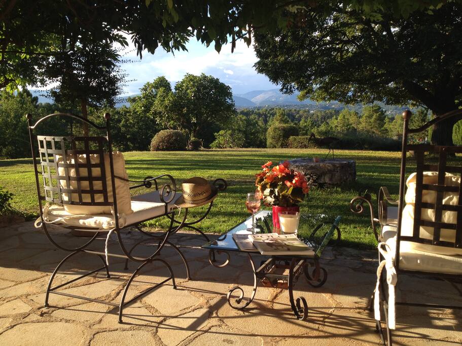 Open pastures and beautiful scenes from all angles