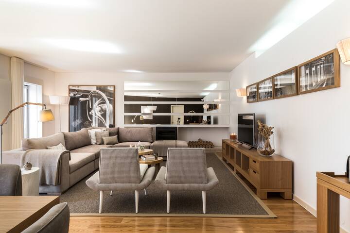 MyPlaceLisbon – Luxury Castle Apartment gallery image 2