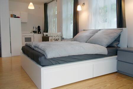 Lovely bright studio @Schanze!