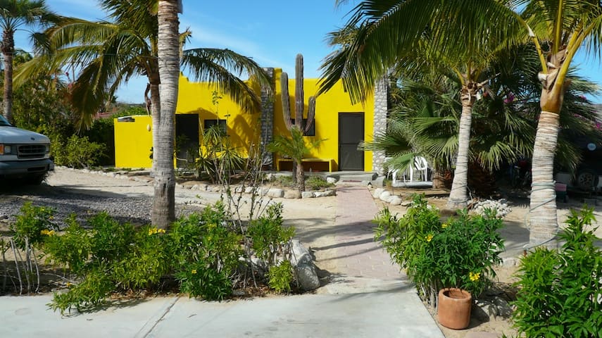 Beachfront LaVentana-El Teso yellow no-AC