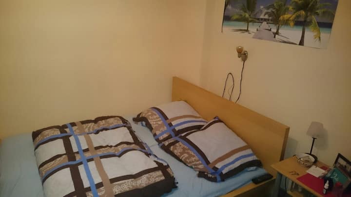 Schönes Zimmer Direkt An Der U35 - Bochum