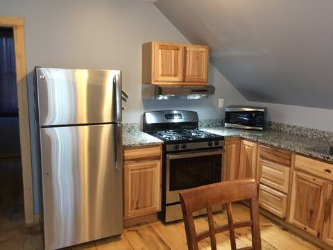 Beautiful newly constructed 1 Bedroom retreat
