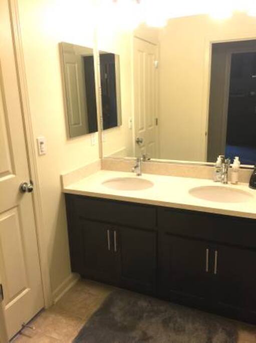 Private right sink.