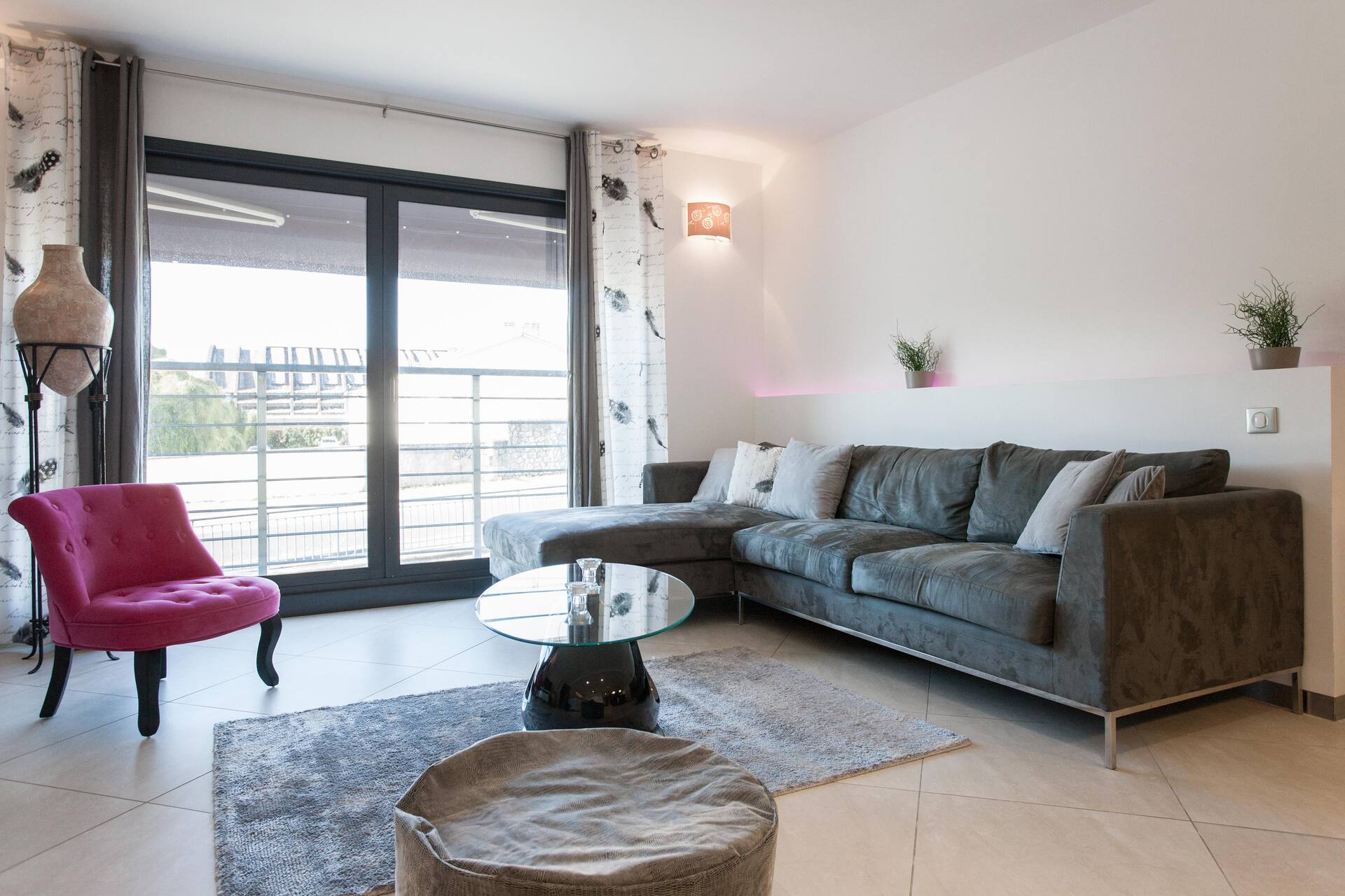 Air-conditioned apartment, 7 minutes, very central
