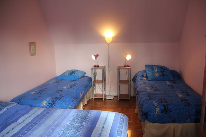 Chambre 4 / საძინებელი 4