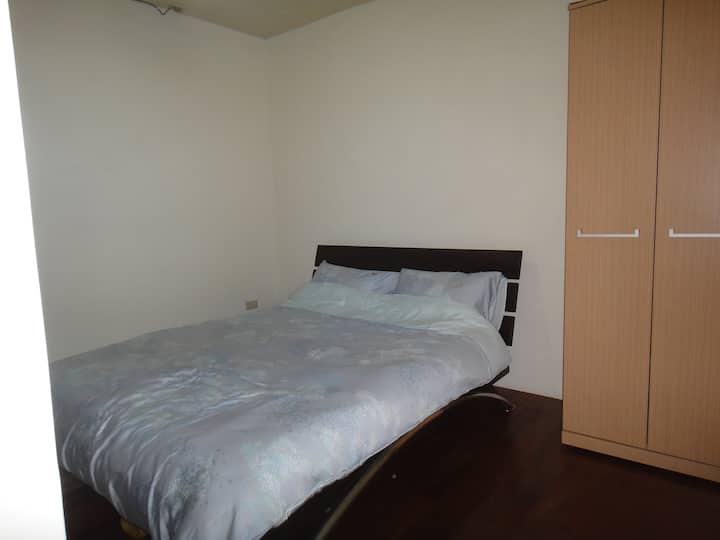 Chumba B (chenye kiyoyozi na hakina televisheni)