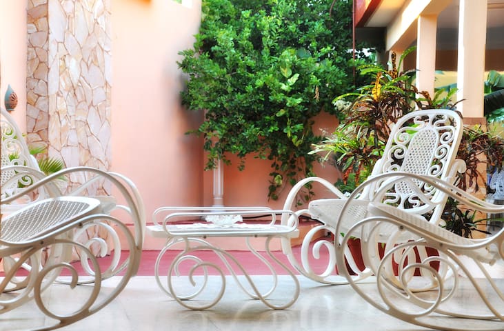 Bienvenidos a La Casa Cubana!