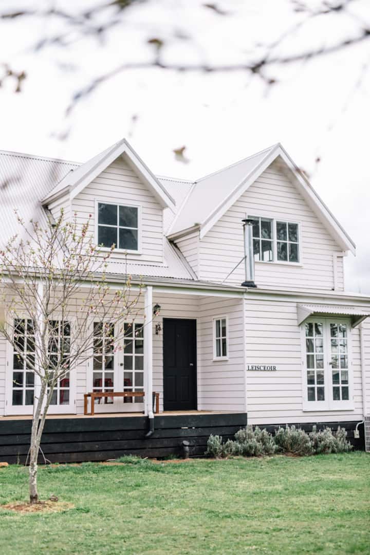 'Leisceior' Trentham Houses for Rent in Trentham, Victoria, Australia