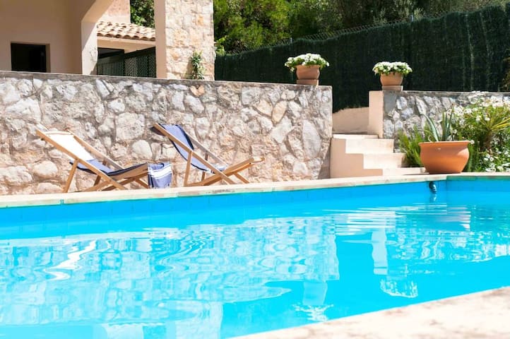 Double, pool&garden patio&view Lull