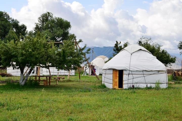 Holiday In Yurt Camp Almaluu 借りられるユルト パオ ゲル Tong Ysyk Kol Province キルギス