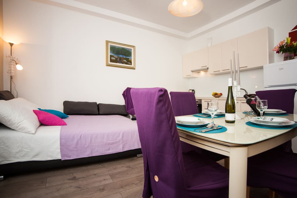 Dining & Living room (with a sofa for 2 persons)