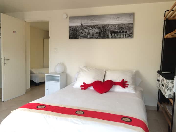 2 rooms/ near Centrex/ Paris /Disney Apartments for Rent in Noisyle