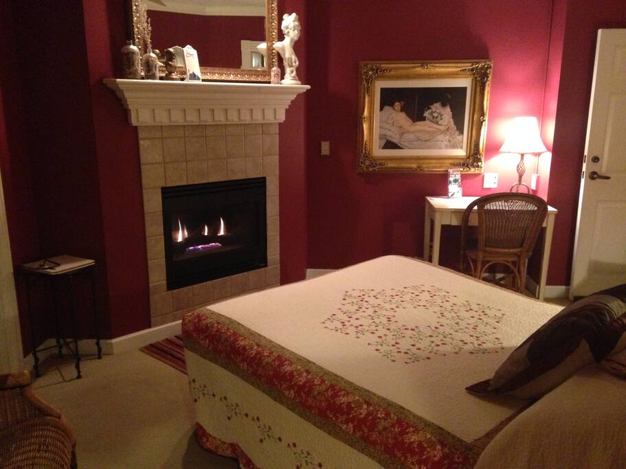 Eight uniquely themed rooms with fireplace, hot tub or sauna