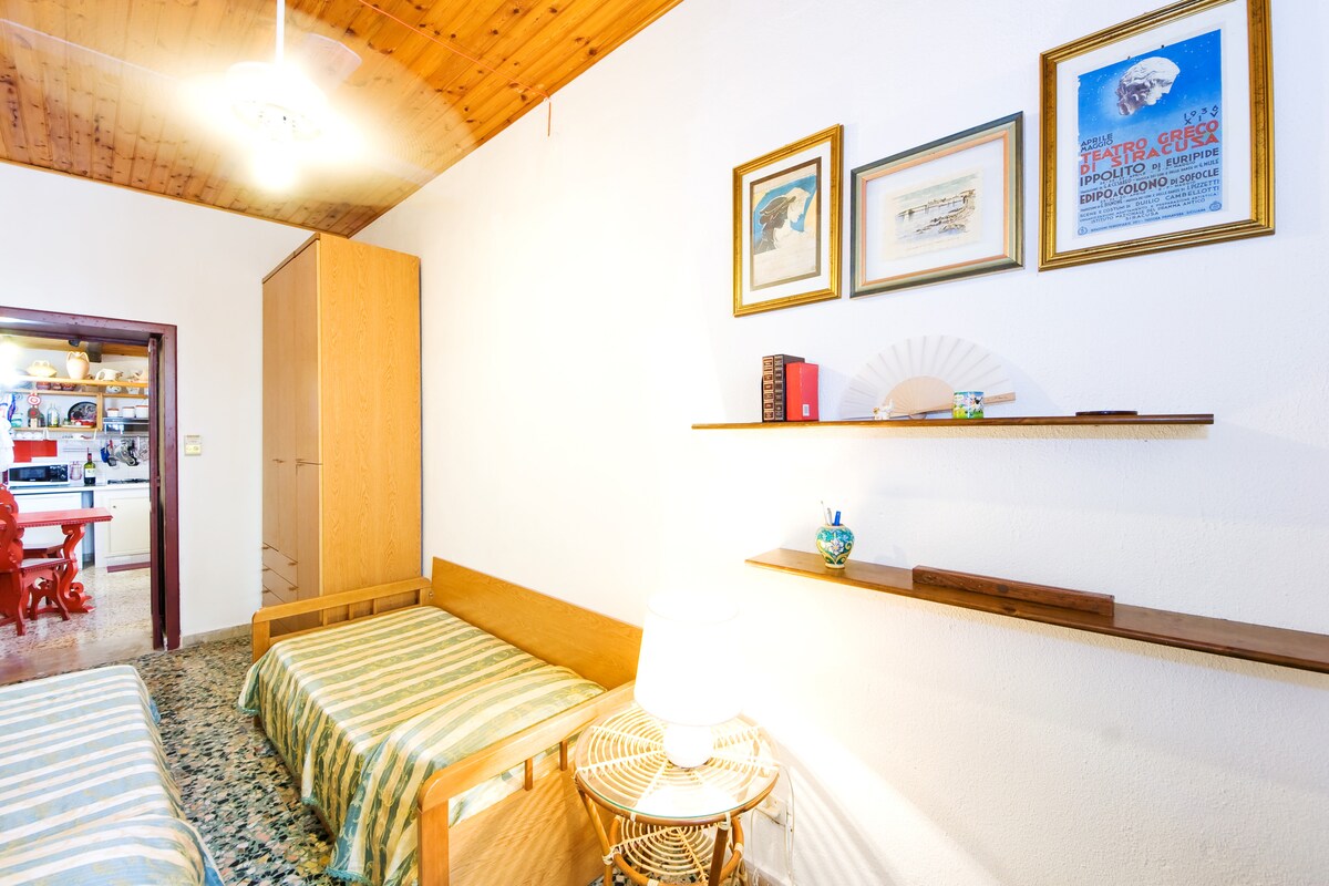 Popular Airbnb listing: Cute confortable house in Ortigia in Siracusa