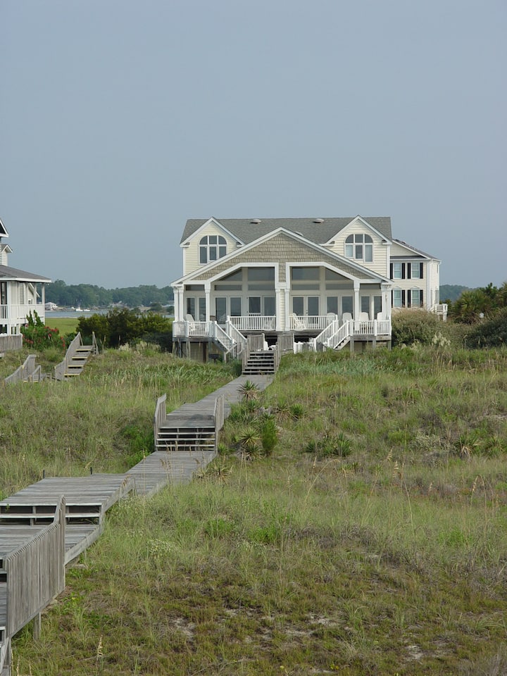 Luxury oceanfront 5 BR beach home Houses for Rent in Holden Beach
