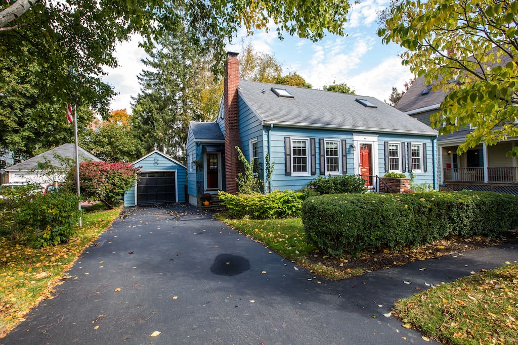 Back Cove Cape Escape Houses for Rent in Portland, Maine, United States