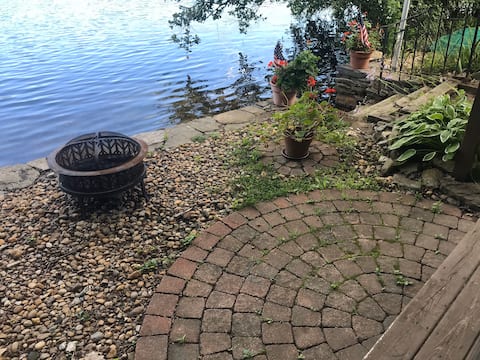 Lake side oasis on quiet,  peaceful pond.