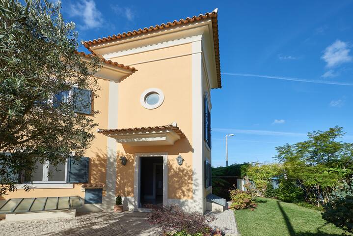 Extraordinary village near the golf gallery image 2