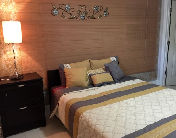 Great Priv. bedroom by Orlando downtown& Universal
