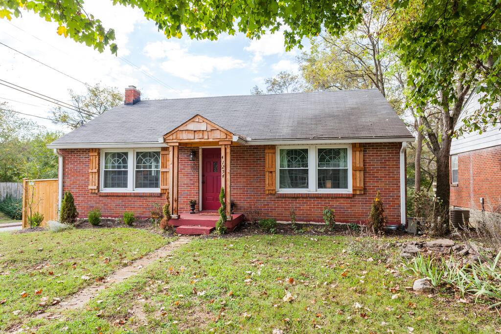Nashville, Entire home/apt, 2 beds, 4 guestsSpacious Basement in