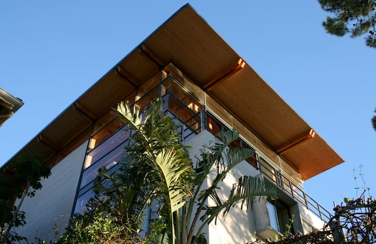 Architectural Home Magnificent View