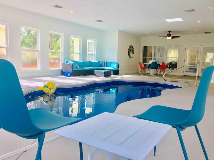 Indoor pool with Hot Tub, Game Room on five acres! Houses for Rent in