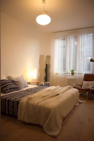 Very central room with terrace