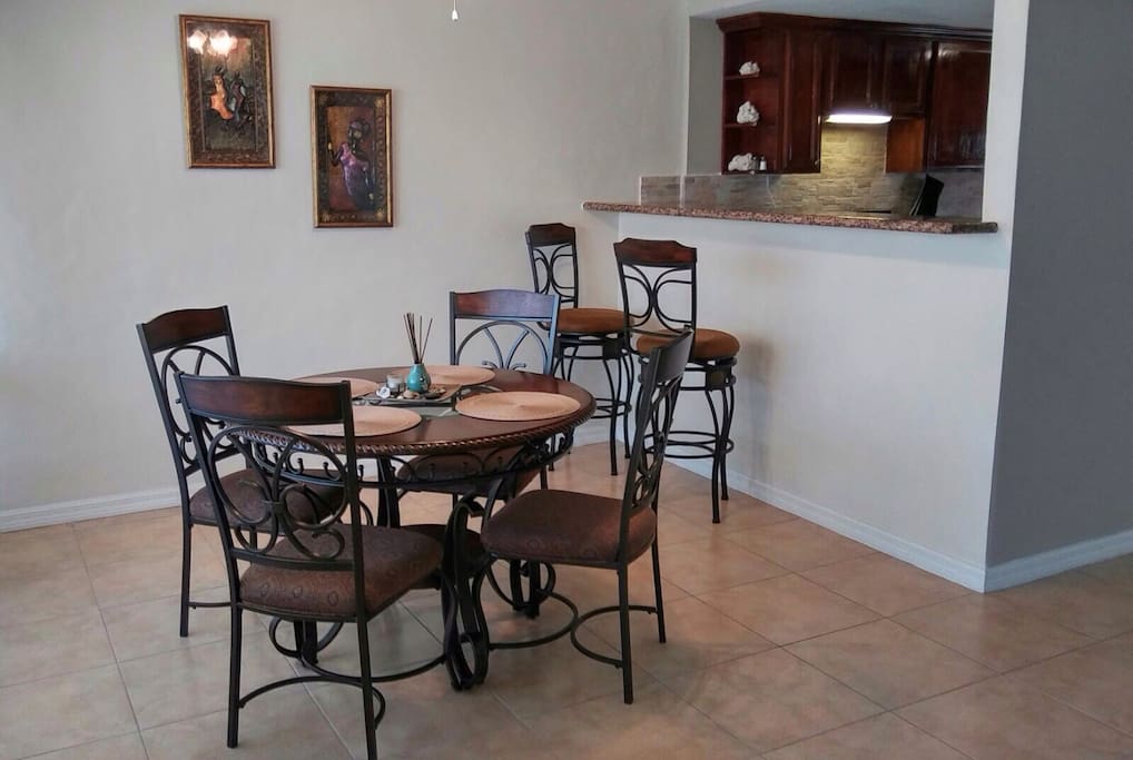Lovely dining area with garden view