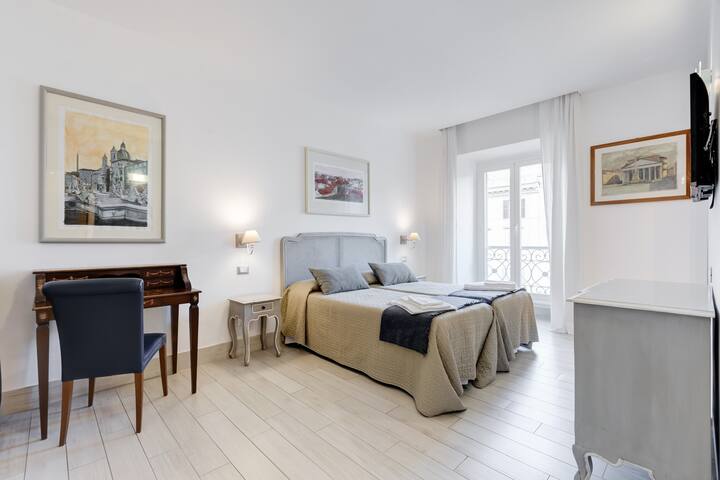 3 Bedrooms, 3 baths, close walk to the Vatican. gallery image 3