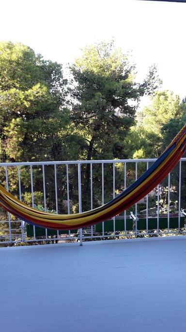 dispones de una hamaca para relajarte.