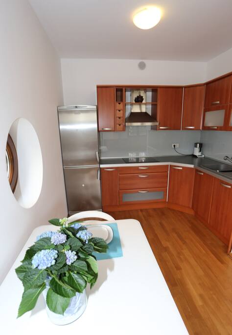 Completely furnished kitchen.