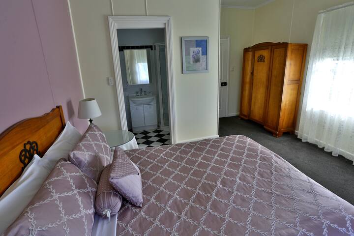 Abbey’s the Green House gallery image 3