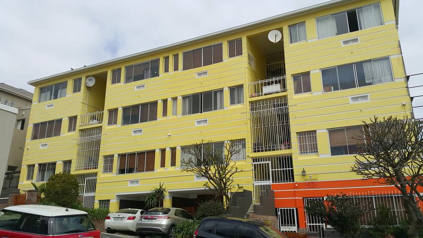 #9 Green Point 2 Bed/R Apartment near Waterfront gallery image 4