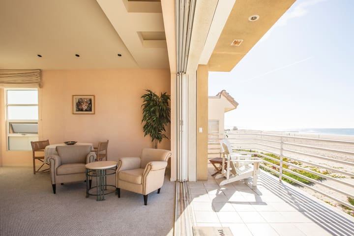 LAX Beachhouse – Luxury On The Sand and Near LAX