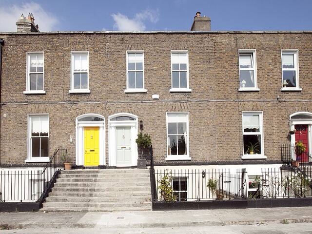 Gracious period house , city centre gallery image 3