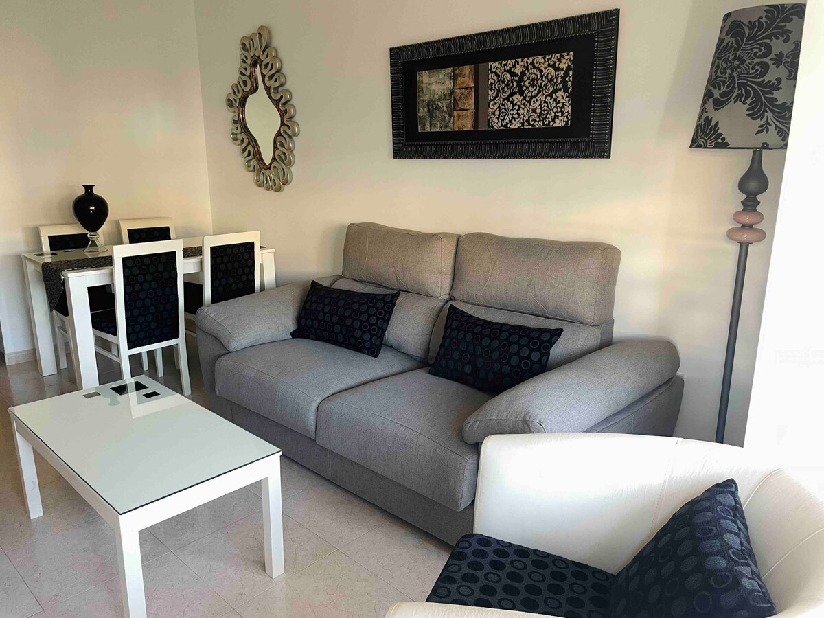 Annuncio Airbnb popolare: DOWNTOWN*includes private parking* a Huelva