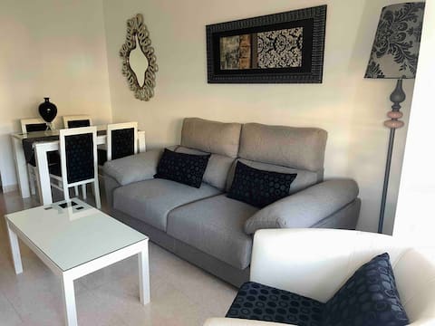 Anuncio de Airbnb popular: DOWNTOWN*includes private parking* en Huelva