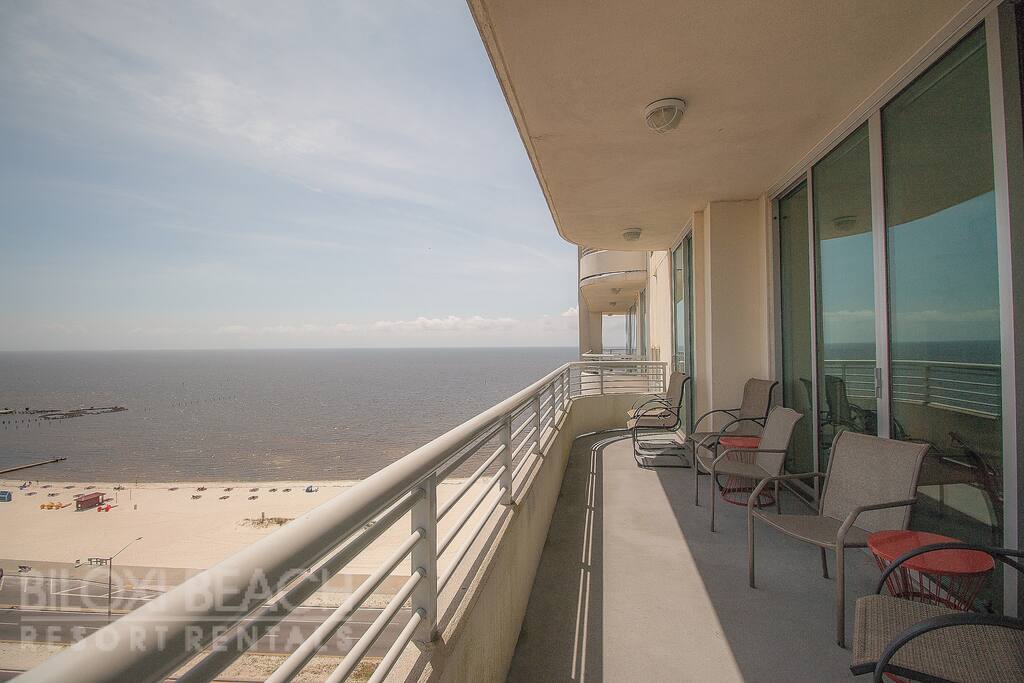 Ocean Club 1006